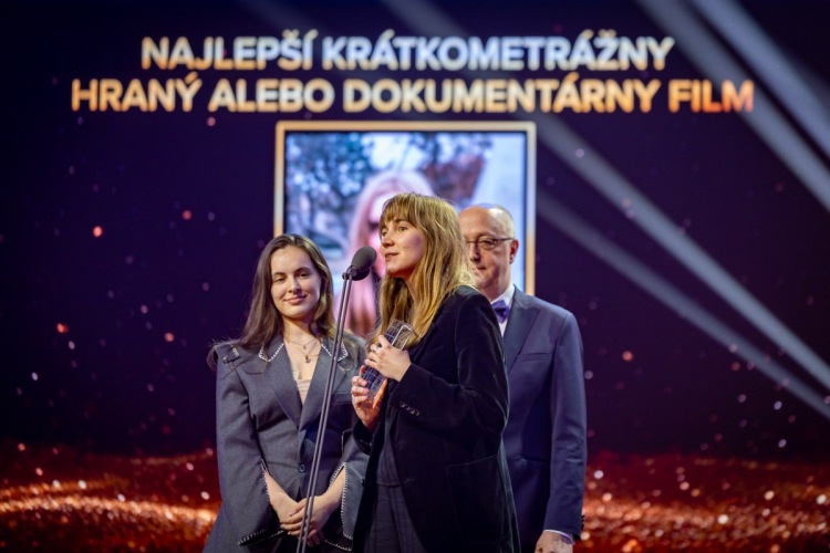 Slnko-v-sieti-Anna-Mária-Zimová-Eva-Sajanová-foto-sfta-zdenko-hanout